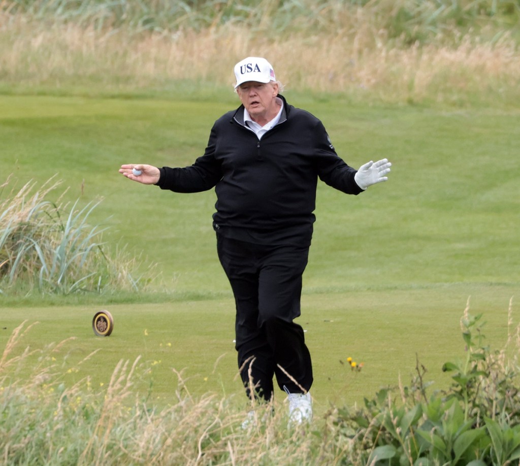 Jetzt wird’s ernst! Donald Trump hat genug vom Zögern und Zaudern des Kremls. In einem überraschend deutlichen Statement hat der US-Präsident die Frist des Ultimatums an Wladimir Putin drastisch verkürzt: Nur noch 10 bis 12 Tage bleiben dem russischen Präsidenten, um endlich einen Waffenstillstand mit der Ukraine zu vereinbaren. Sonst drohen harte Konsequenzen.